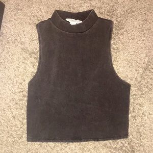 High-necked cropped gray tank top